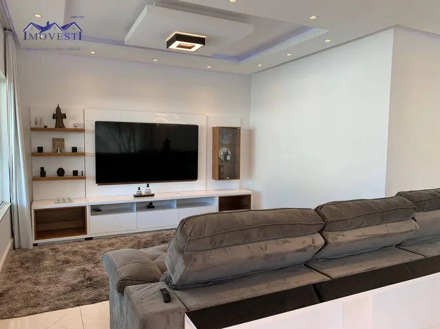 Casa de Condomínio com 5 quartos à venda, 600m2 em Itapeba, Marica - RJ - imagem 6 Foto 6 de Casa de Condomínio com 5 quartos à venda, 600m2 em Itapeba, Marica - RJ