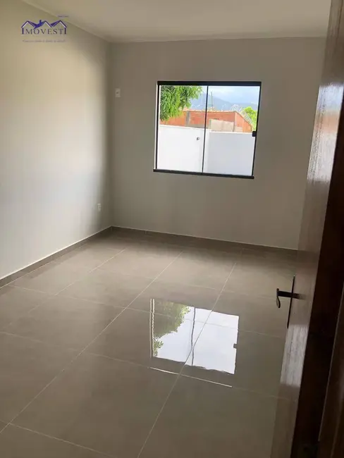 Foto 2 de Casa com 2 quartos à venda, 216m2 em Marica - RJ