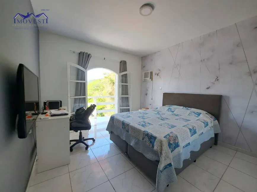 Foto 6 de Casa com 2 quartos à venda, 210m2 em Flamengo, Marica - RJ