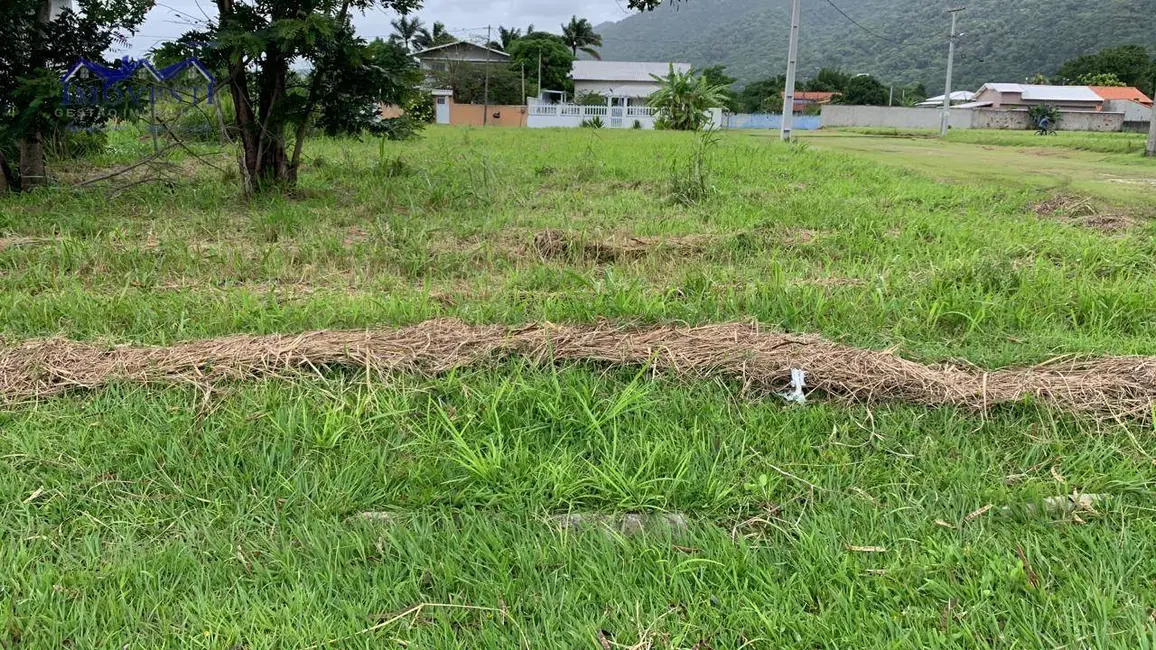 Foto 1 de Terreno / Lote à venda, 360m2 em Marica - RJ