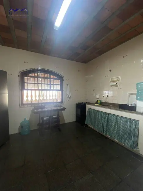 Foto 6 de Casa com 4 quartos à venda, 98m2 em Marica - RJ