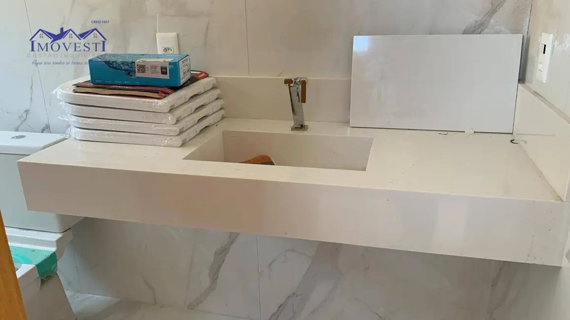 Foto 3 de Casa de Condomínio com 3 quartos à venda, 370m2 em Marica - RJ