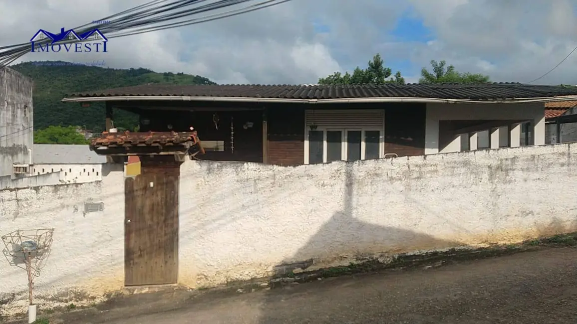 Casa com 3 quartos à venda, 430m2 em Centro, Marica - RJ - imagem 3 Foto 3 de Casa com 3 quartos à venda, 430m2 em Centro, Marica - RJ