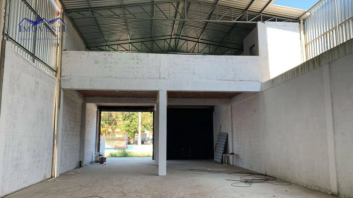 Armazém / Galpão para alugar, 300m2 em Flamengo, Marica - RJ - imagem 6 Foto 6 de Armazém / Galpão para alugar, 300m2 em Flamengo, Marica - RJ