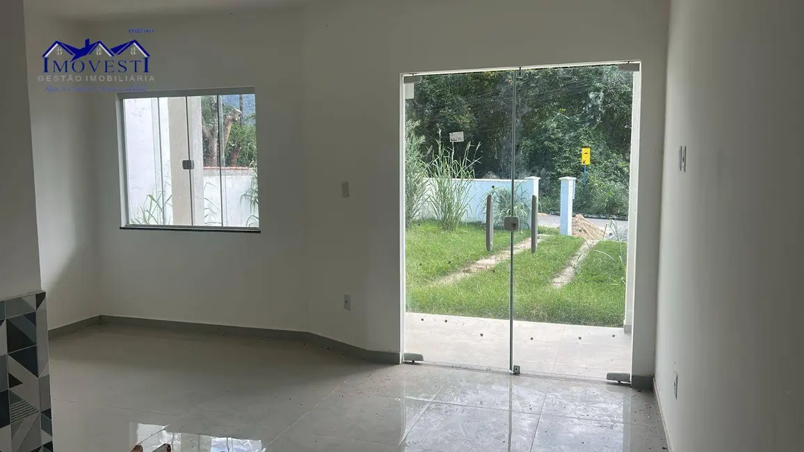 Foto 5 de Casa com 2 quartos à venda, 78m2 em Vale da Figueira (Ponta Negra), Marica - RJ