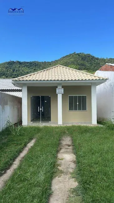 Foto 2 de Casa com 2 quartos à venda, 78m2 em Vale da Figueira (Ponta Negra), Marica - RJ
