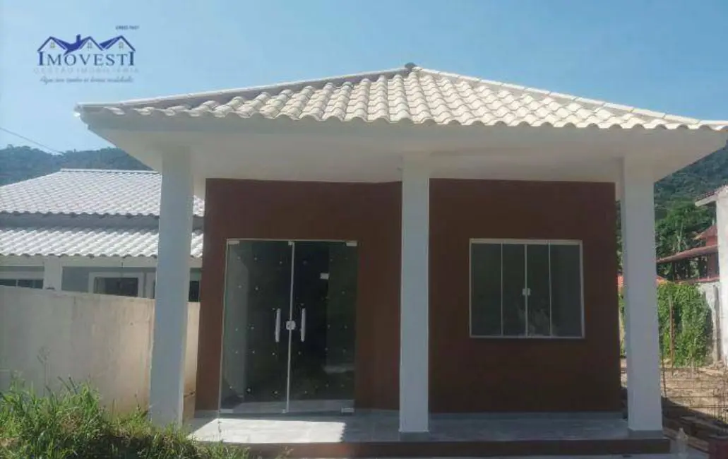 Foto 1 de Casa com 2 quartos à venda, 78m2 em Vale da Figueira (Ponta Negra), Marica - RJ