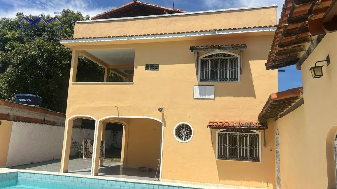 Casa com 4 quartos à venda, 560m2 em Centro, Marica - RJ - imagem 5 Foto 5 de Casa com 4 quartos à venda, 560m2 em Centro, Marica - RJ