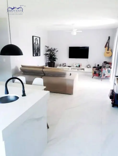 Casa de Condomínio com 2 quartos à venda, 180m2 em Marica - RJ - imagem 3 Foto 3 de Casa de Condomínio com 2 quartos à venda, 180m2 em Marica - RJ