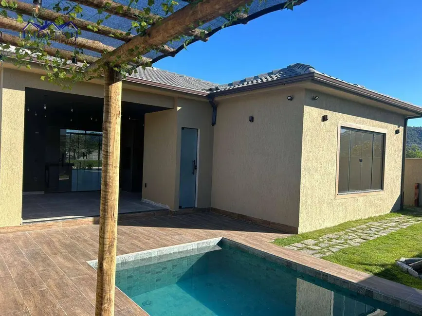 Foto 6 de Casa de Condomínio com 3 quartos à venda, 210m2 em Pilar, Marica - RJ