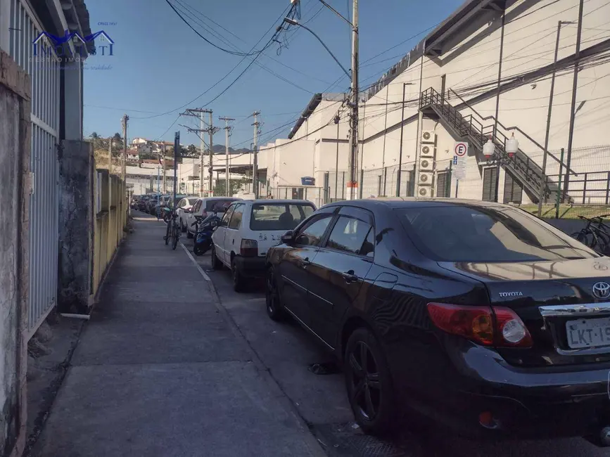 Foto 4 de Casa com 4 quartos para alugar, 208m2 em Centro, Marica - RJ