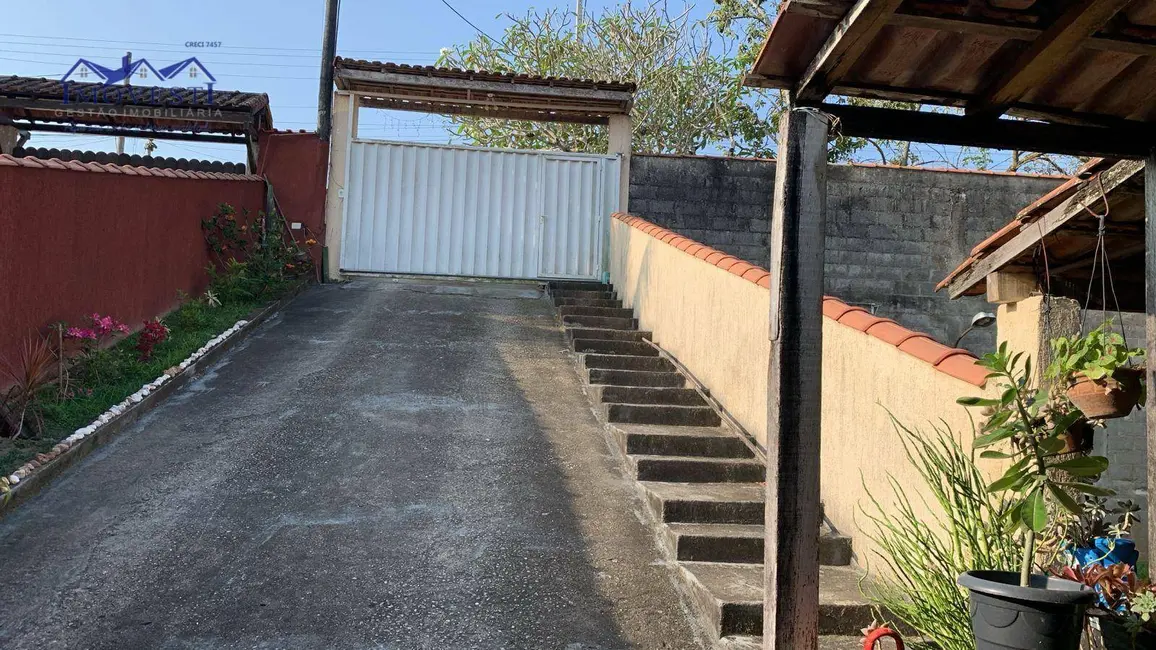 Foto 2 de Casa de Condomínio com 3 quartos à venda, 450m2 em Marica - RJ