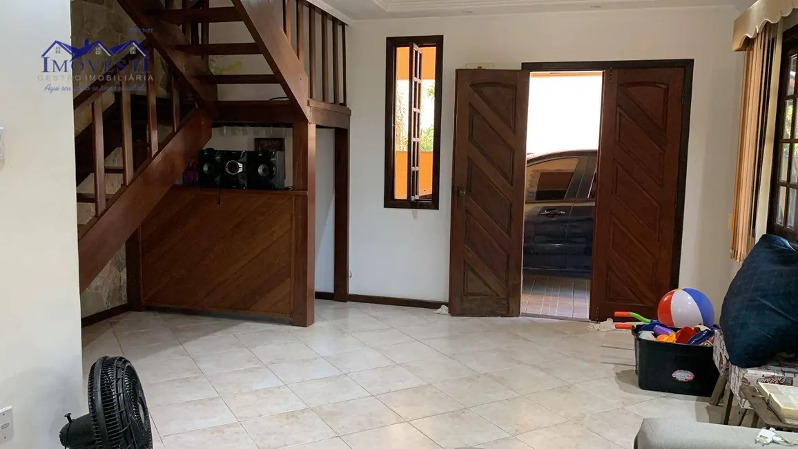 Casa de Condomínio com 4 quartos à venda, 360m2 em Marica - RJ - imagem 3 Foto 3 de Casa de Condomínio com 4 quartos à venda, 360m2 em Marica - RJ