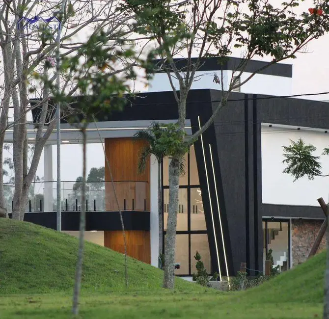 Foto 2 de Casa com 3 quartos à venda, 411m2 em Marica - RJ