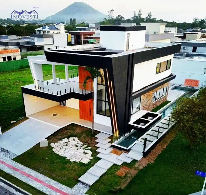 Foto 9 de Casa com 3 quartos à venda, 411m2 em Marica - RJ