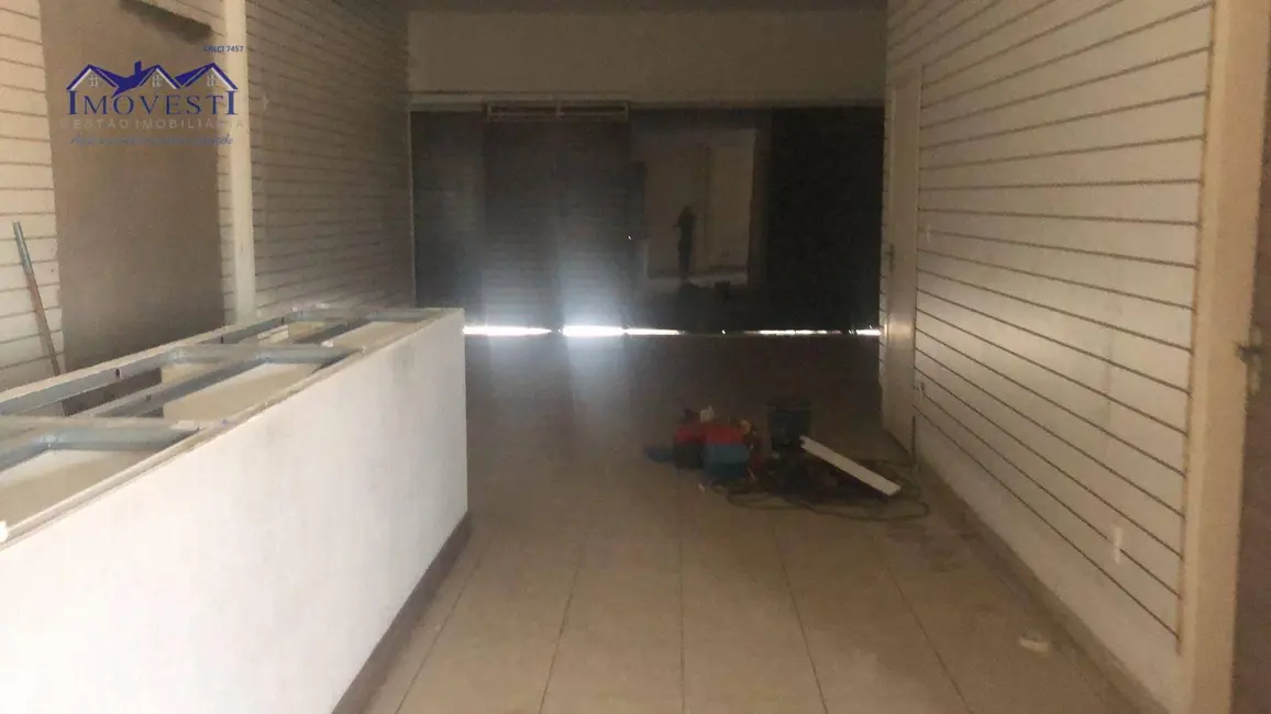 Loja para alugar, 160m2 em Centro, Marica - RJ - imagem 8 Foto 8 de Loja para alugar, 160m2 em Centro, Marica - RJ