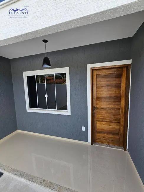Foto 1 de Casa com 2 quartos para alugar, 79m2 em Parque Nanci, Marica - RJ