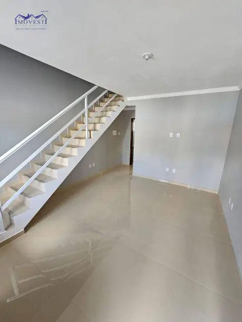 Foto 6 de Casa com 2 quartos para alugar, 79m2 em Parque Nanci, Marica - RJ