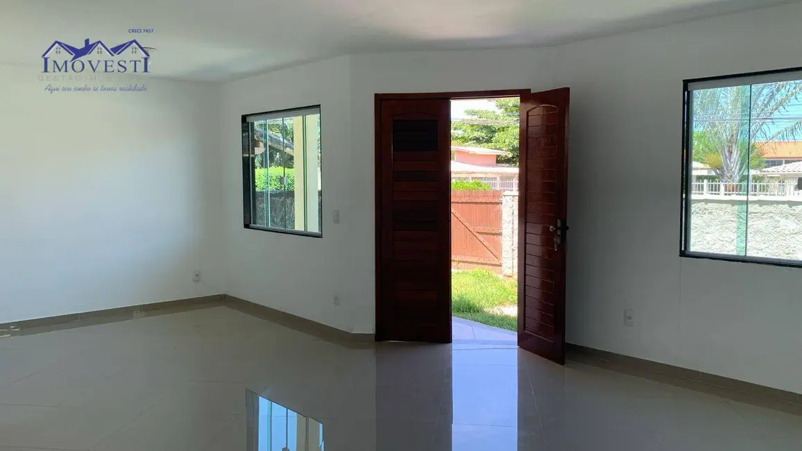 Foto 3 de Casa de Condomínio com 3 quartos à venda, 330m2 em Centro, Marica - RJ