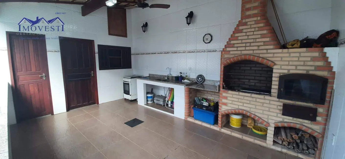 Foto 3 de Casa com 2 quartos à venda, 240m2 em Marica - RJ