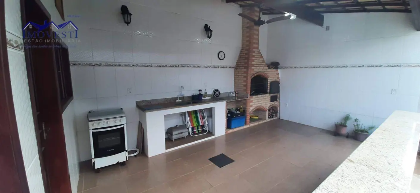 Foto 2 de Casa com 2 quartos à venda, 240m2 em Marica - RJ