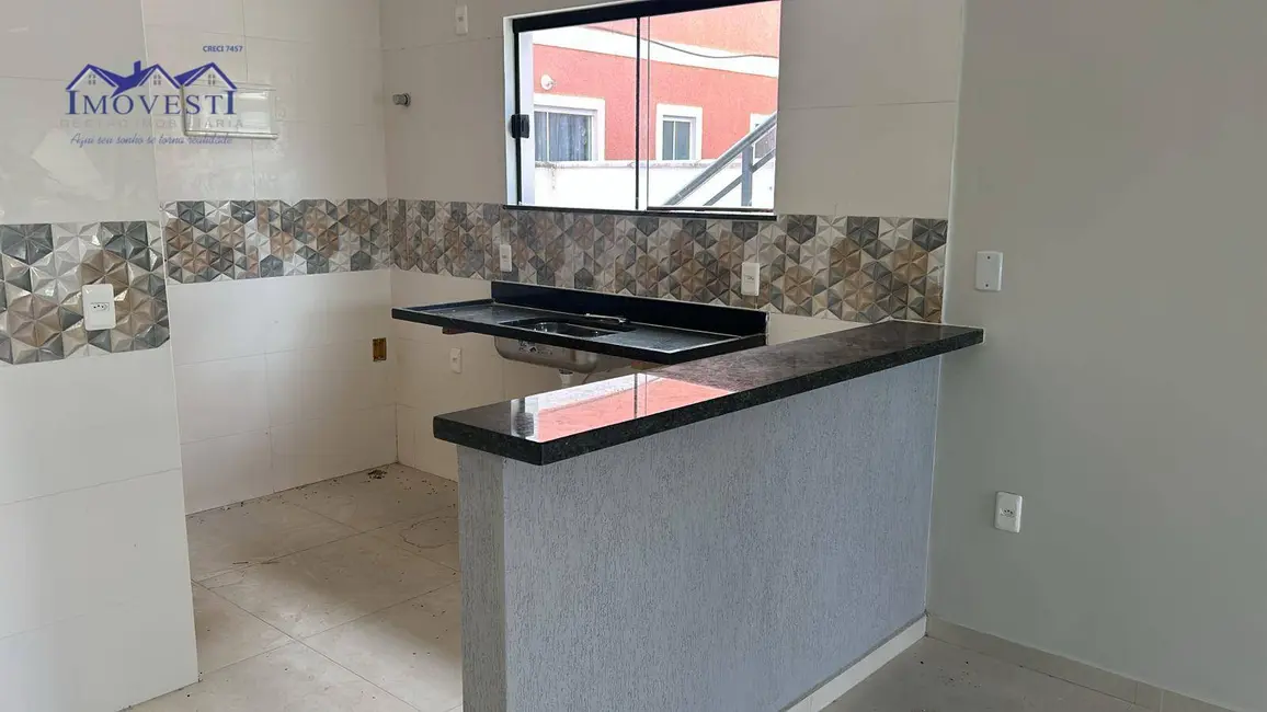 Foto 2 de Casa de Condomínio com 2 quartos à venda, 72m2 em Jardim Atlântico Oeste (Itaipuaçu), Marica - RJ