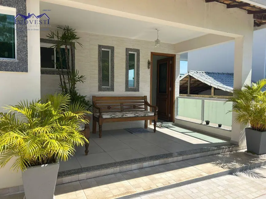 Casa com 3 quartos à venda, 402m2 em Flamengo, Marica - RJ - imagem 2 Foto 2 de Casa com 3 quartos à venda, 402m2 em Flamengo, Marica - RJ