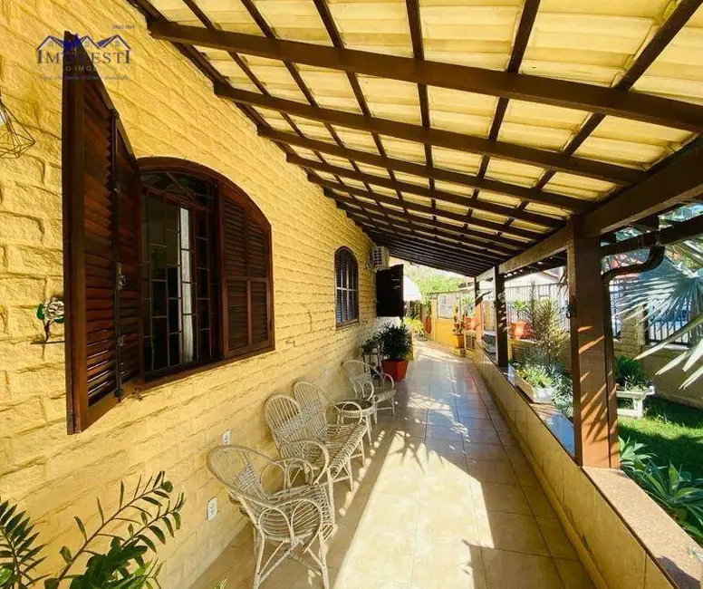 Foto 3 de Casa com 4 quartos à venda, 235m2 em Centro, Marica - RJ