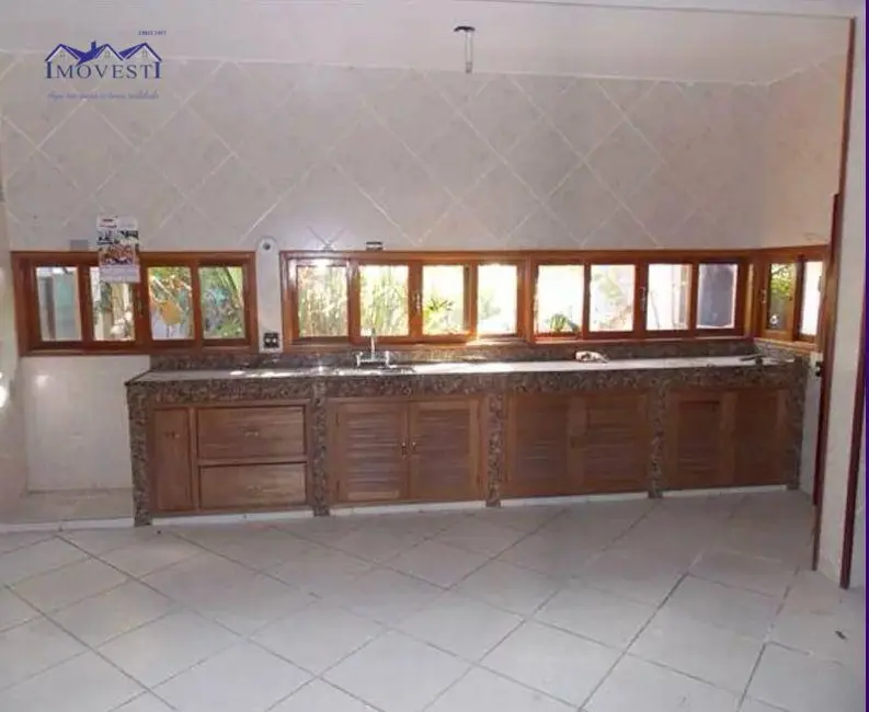 Casa com 6 quartos à venda, 345m2 em Centro, Marica - RJ - imagem 4 Foto 4 de Casa com 6 quartos à venda, 345m2 em Centro, Marica - RJ