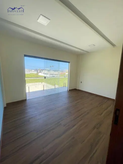 Foto 4 de Casa com 4 quartos à venda, 360m2 em Cajueiros (Itaipuaçu), Marica - RJ