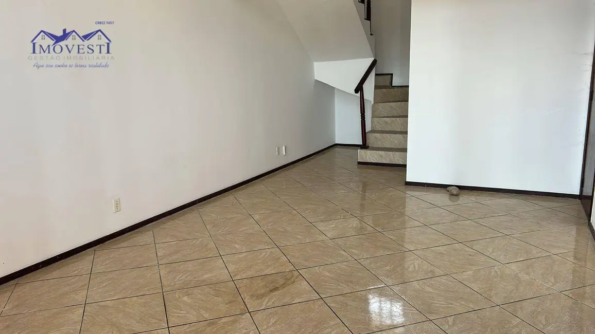 Casa com 3 quartos à venda, 120m2 em Centro, Marica - RJ - imagem 5 Foto 5 de Casa com 3 quartos à venda, 120m2 em Centro, Marica - RJ