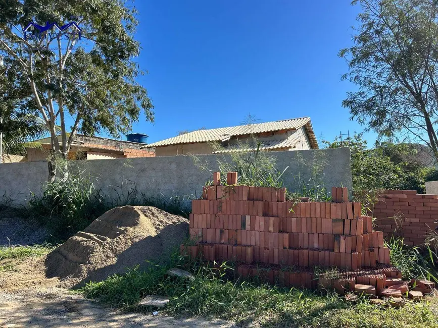 Foto 3 de Casa com 2 quartos à venda, 360m2 em Jacaroá, Marica - RJ