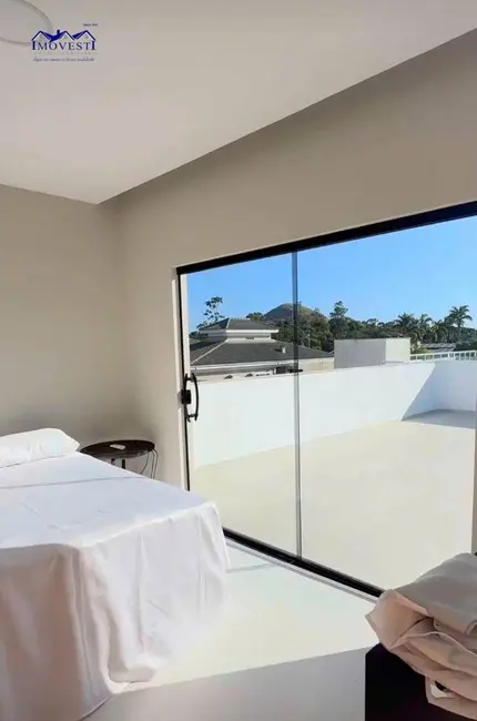 Foto 6 de Casa com 3 quartos à venda, 403m2 em Marica - RJ