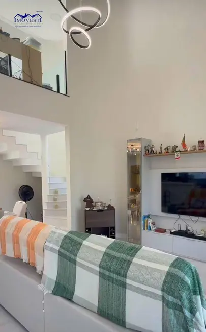 Foto 2 de Casa com 3 quartos à venda, 403m2 em Marica - RJ