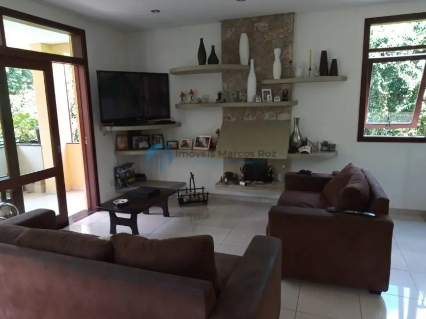 Casa com 3 quartos à venda, 253m2 em Parque Nova Jandira, Jandira - SP - imagem 4 Foto 4 de Casa com 3 quartos à venda, 253m2 em Parque Nova Jandira, Jandira - SP