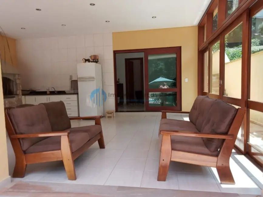 Casa com 3 quartos à venda, 253m2 em Parque Nova Jandira, Jandira - SP - imagem 6 Foto 6 de Casa com 3 quartos à venda, 253m2 em Parque Nova Jandira, Jandira - SP