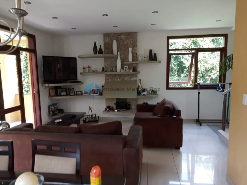 Casa com 3 quartos à venda, 253m2 em Parque Nova Jandira, Jandira - SP - imagem 3 Foto 3 de Casa com 3 quartos à venda, 253m2 em Parque Nova Jandira, Jandira - SP