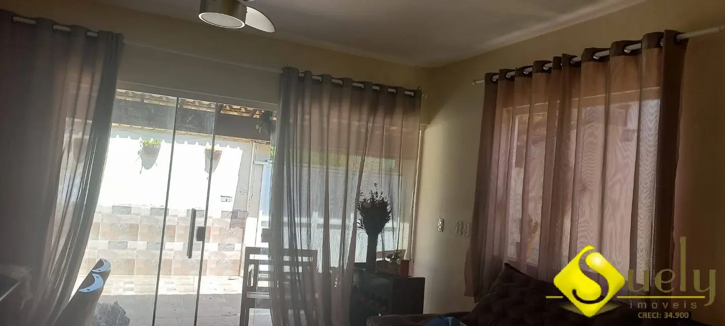 Foto 6 de Casa com 3 quartos à venda, 300m2 em Marica - RJ