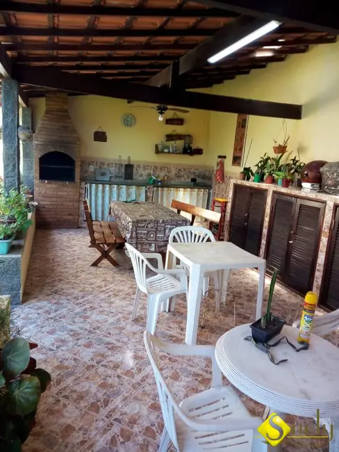 Foto 6 de Casa com 4 quartos à venda, 480m2 em Marica - RJ