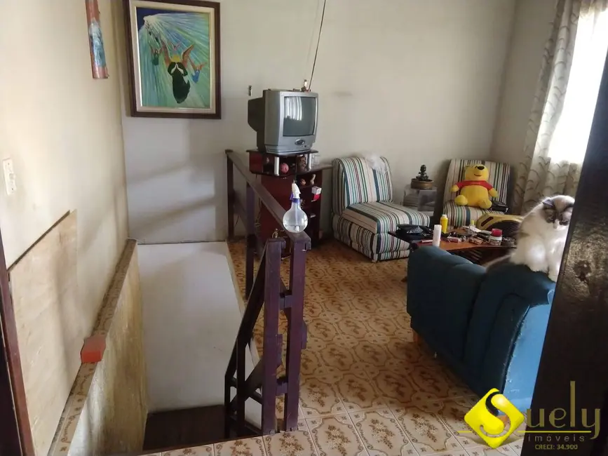 Casa com 3 quartos à venda, 880m2 em Marica - RJ - imagem 3 Foto 3 de Casa com 3 quartos à venda, 880m2 em Marica - RJ