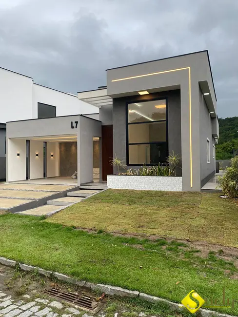 Foto 2 de Casa com 3 quartos à venda, 360m2 em Marica - RJ