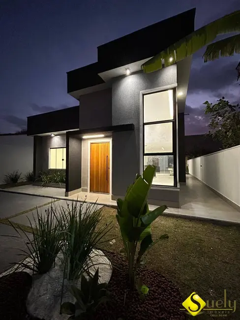 Foto 2 de Casa com 3 quartos à venda, 480m2 em Marica - RJ