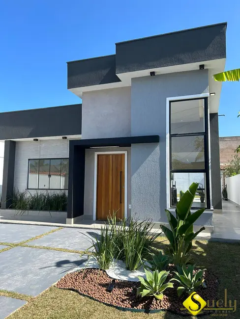 Foto 1 de Casa com 3 quartos à venda, 480m2 em Marica - RJ