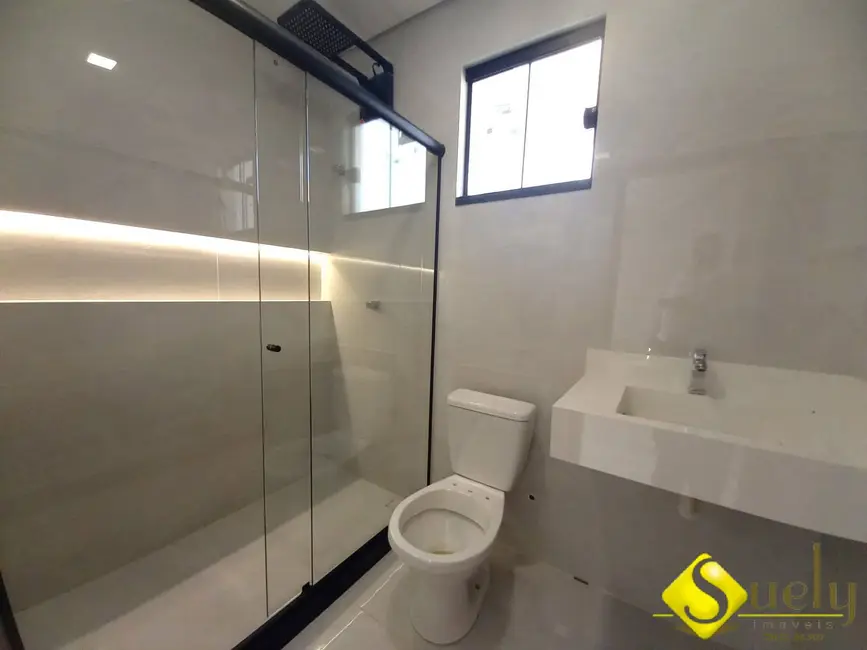 Foto 9 de Casa com 3 quartos à venda, 300m2 em Marica - RJ