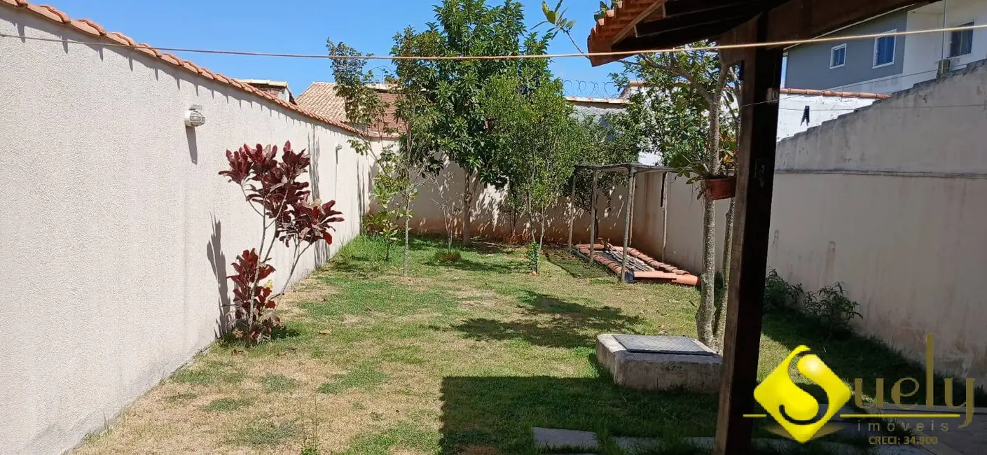 Foto 9 de Casa com 2 quartos à venda, 240m2 em Marica - RJ