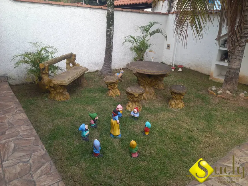 Casa com 3 quartos à venda, 320m2 em Marica - RJ - imagem 6 Foto 6 de Casa com 3 quartos à venda, 320m2 em Marica - RJ