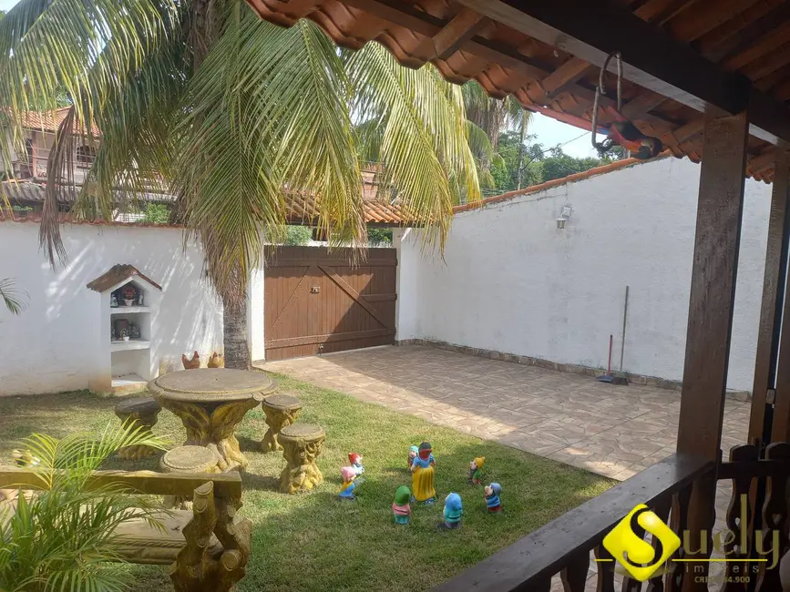 Casa com 3 quartos à venda, 320m2 em Marica - RJ - imagem 4 Foto 4 de Casa com 3 quartos à venda, 320m2 em Marica - RJ