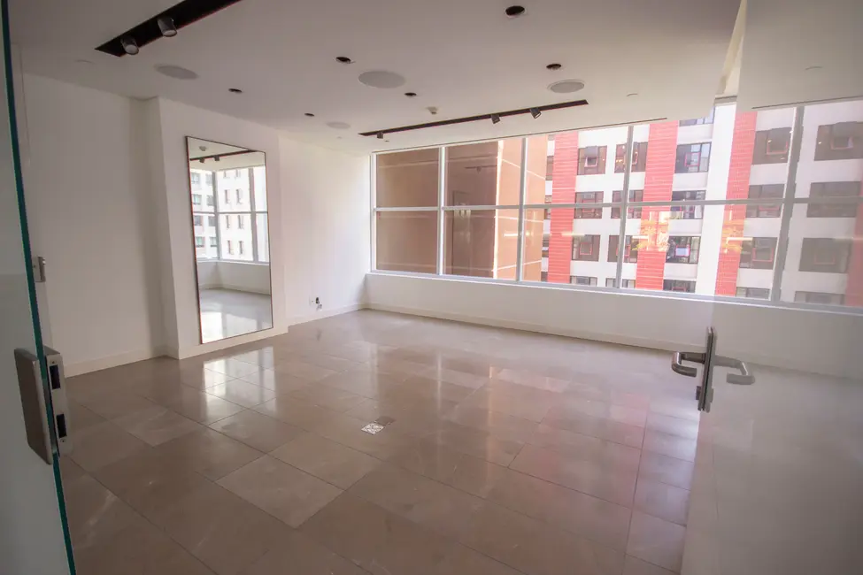 Foto 5 de Sala Comercial para alugar, 204m2 em Vila Olímpia, São Paulo - SP