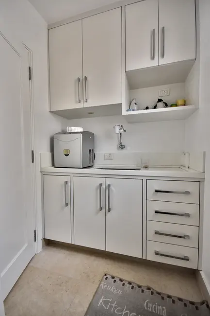 Apartamento com 3 quartos à venda, 181m2 em Indianópolis, São Paulo - SP - imagem 3 Foto 3 de Apartamento com 3 quartos à venda, 181m2 em Indianópolis, São Paulo - SP