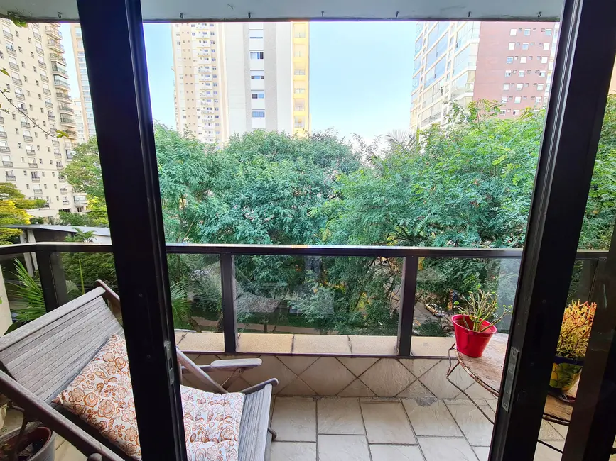 Apartamento com 3 quartos à venda, 200m2 em Campo Belo, São Paulo - SP - imagem 8 Foto 8 de Apartamento com 3 quartos à venda, 200m2 em Campo Belo, São Paulo - SP